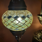 BESONDERE Stehlampe Mosaik golden gelblich rot, 1er